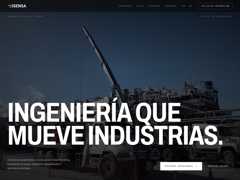 Landing de ISENSA México: una grúa en una planta industrial bajo el titular Ingeniería que mueve industrias
